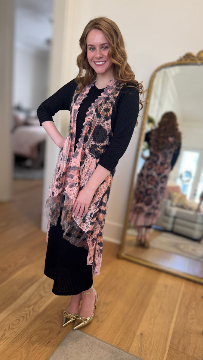 トップス journal standard luxeHARi LACE WORK VEST these safety vests are made from lace : r/mildlyinteresting