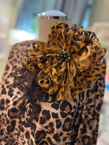 Vintage Flower Pin #205