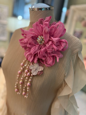 Vintage Flower Pin #204