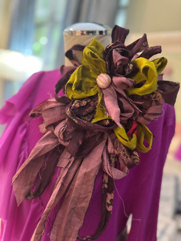 Vintage Flower Pin #201